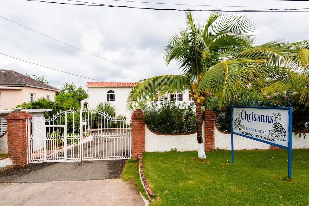 Villa Criss Ocho Rios Exterior photo