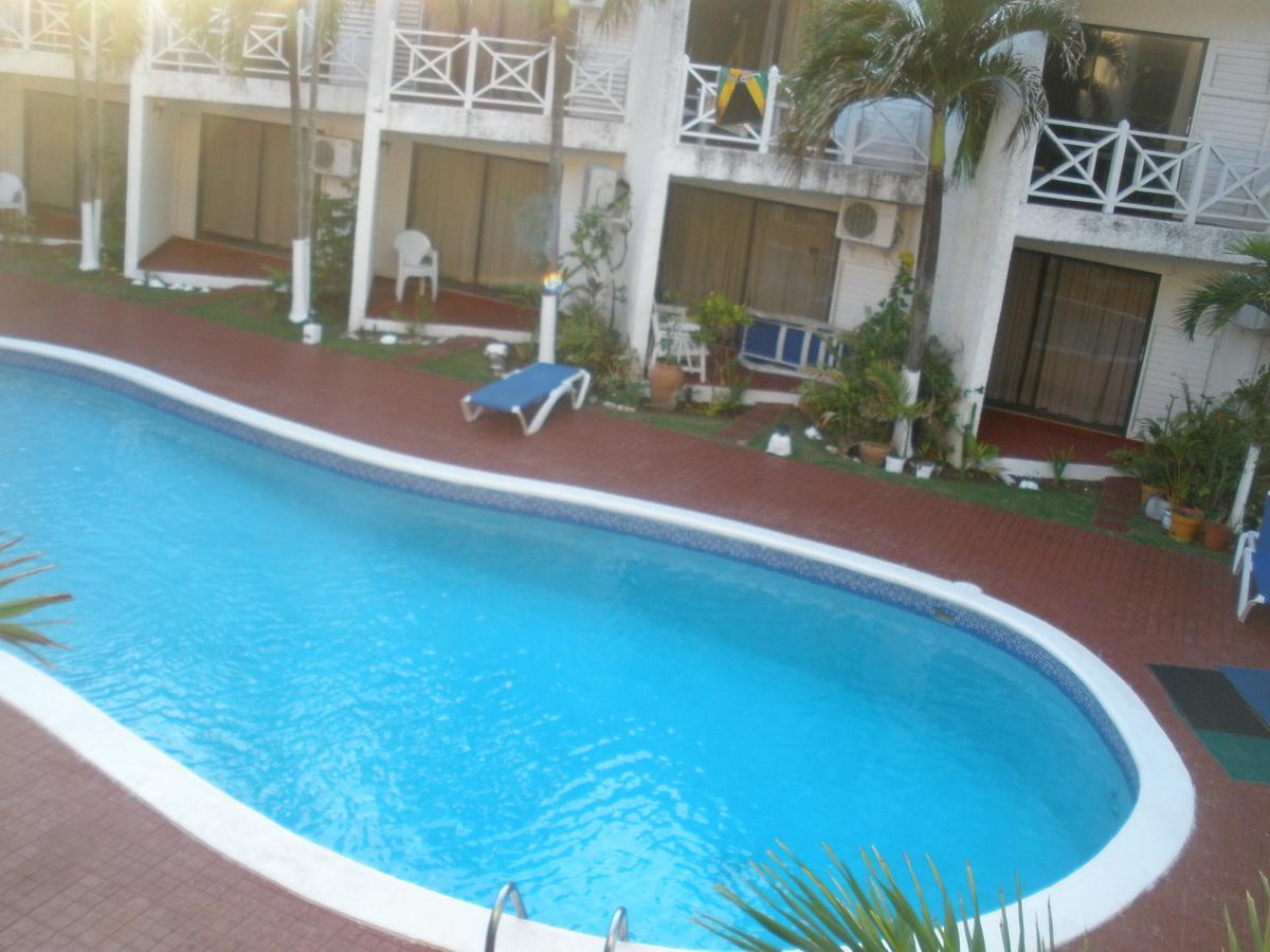 Villa Criss Ocho Rios Exterior photo